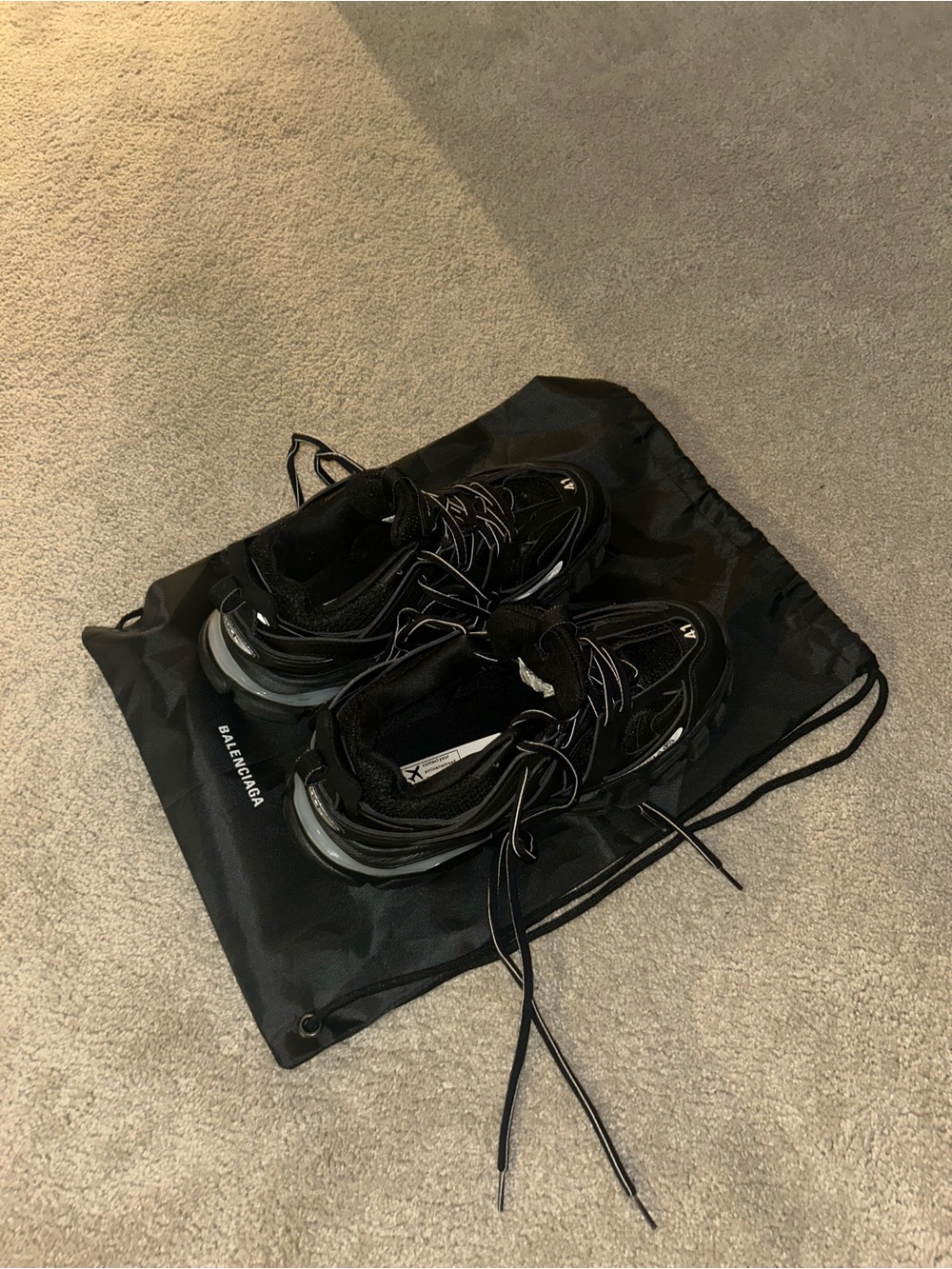 Balenciaga Men's Black and Gray Runner Sneakers - Picture 4 of 7